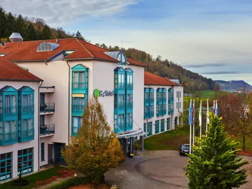 H+ Hotel Limes Thermen Aalen Bienvenue à l‘hôtel H+ Hotel Limes Thermen Aalen - site internet officiel